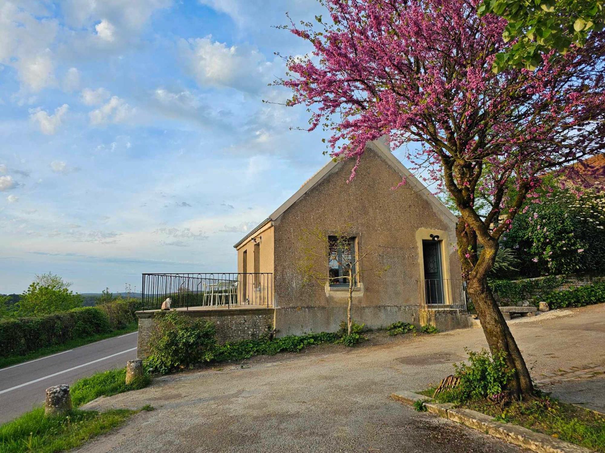 Gite Au Pied De La Colline Vezelay Exterior photo
